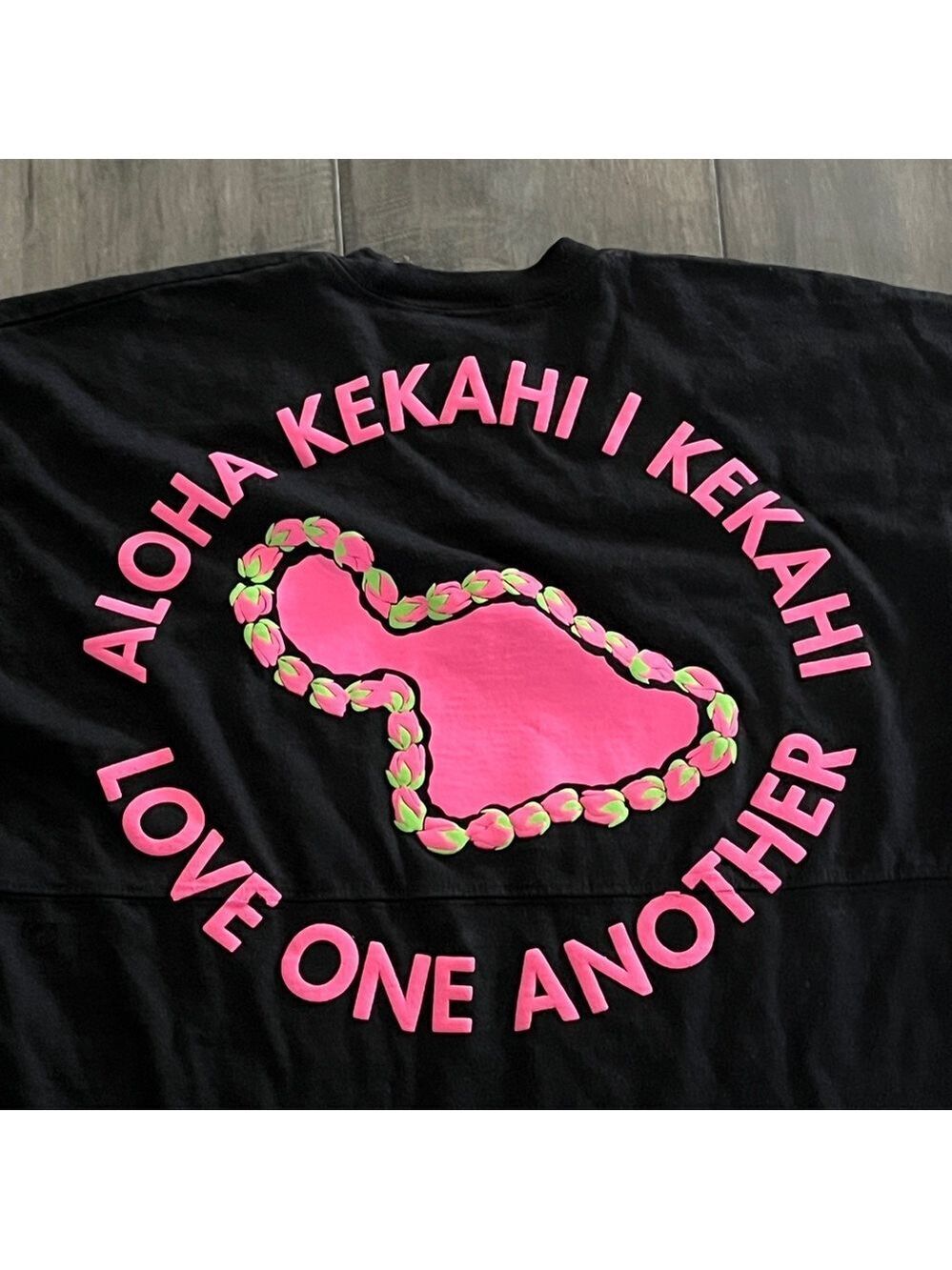 Spirit Jersey Hawaii Love One Another Pacific Whale Foundation Top - Size Small